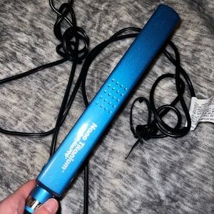 BABYLISS NANO TITANIUM FLAT IRON STRAIGHTENER